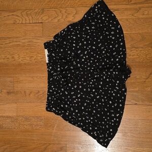 SO BRAND WOMENS JUNIOR SIZE BLACK FLORAL SOFT SHORTS HIGH RISE SIZE XS